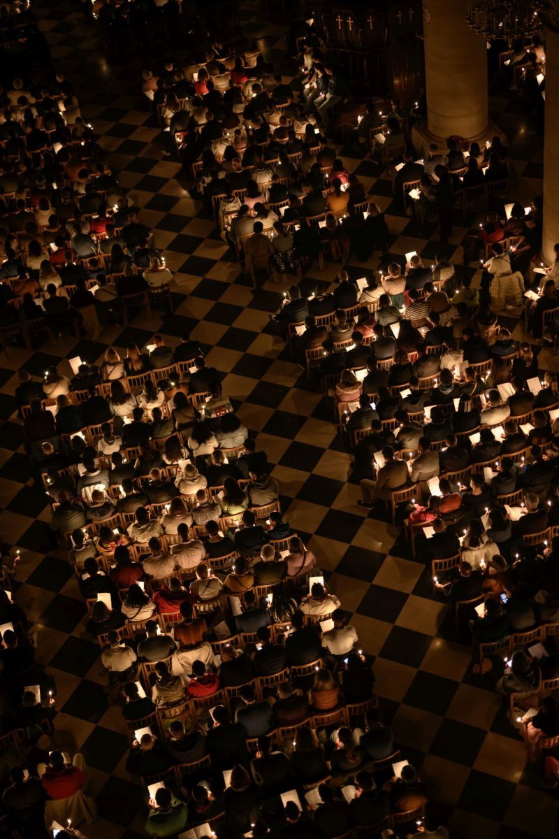 Vigile pascale à Notre-Dame de Paris 2025. © Jean-Baptiste Delerue.