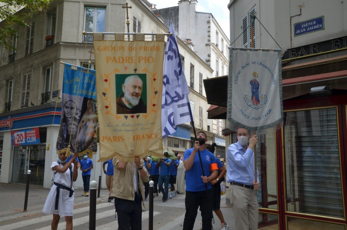 Fête de l'Assomption de la Vierge Marie : procession dans Paris. © Michel Pourny / Diocèse de Paris.