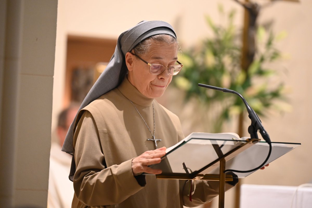 130e anniversaire de la fondation des Soeurs Franciscaines Réparatrices de (…). © Marie-Christine Bertin / Diocèse de Paris.