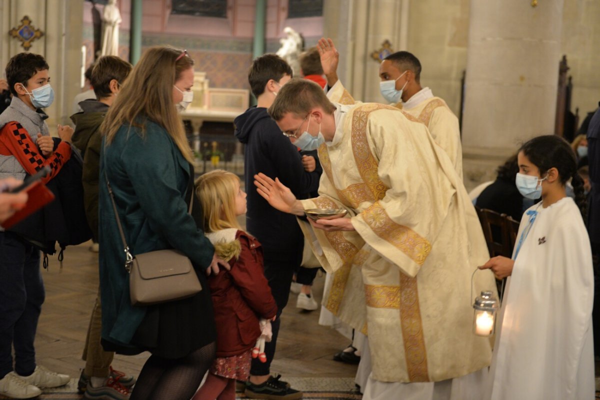 Ordinations diaconales en vue du sacerdoce 2020 à Saint-Ambroise (11e). © Marie-Christine Bertin / Diocèse de Paris.