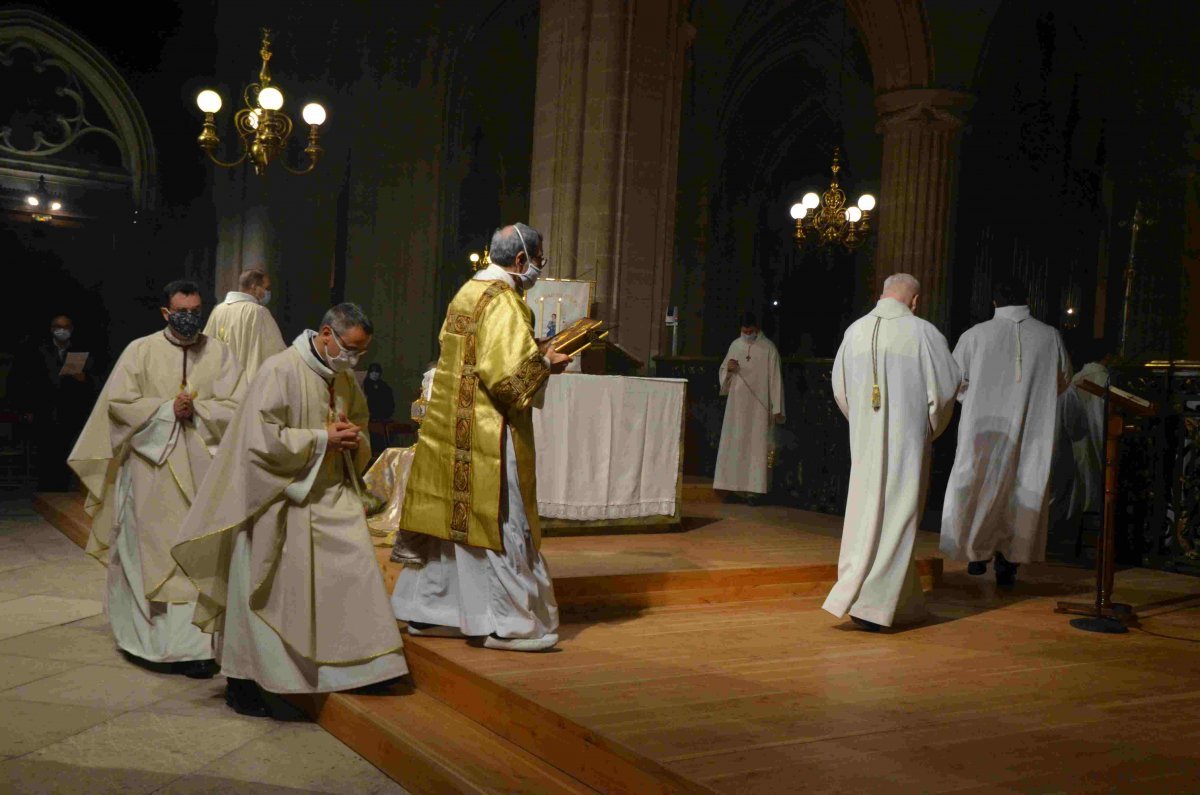 Accueil des reliques de sainte Geneviève à Saint-Germain l'Auxerrois. © Michel Pourny / Diocèse de Paris.