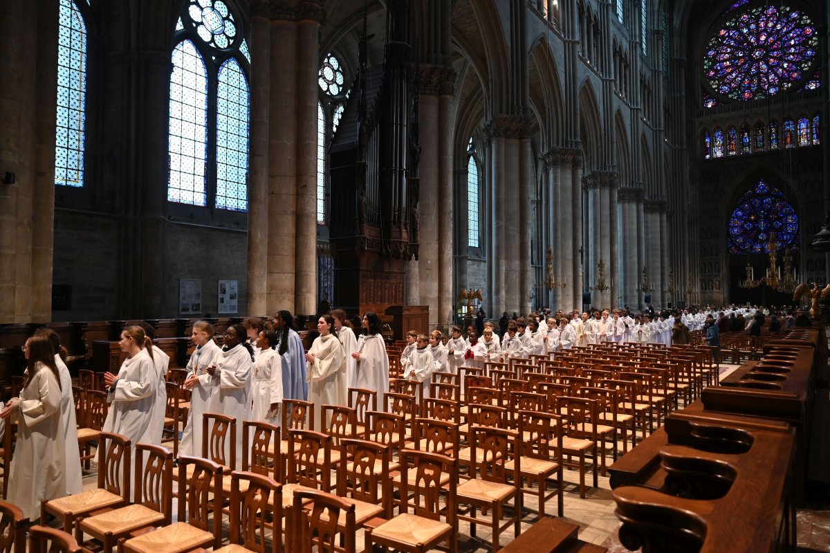 Rassemblement des jeunes au service de la liturgie 2024. © Marie-Christine Bertin / Diocèse de Paris.