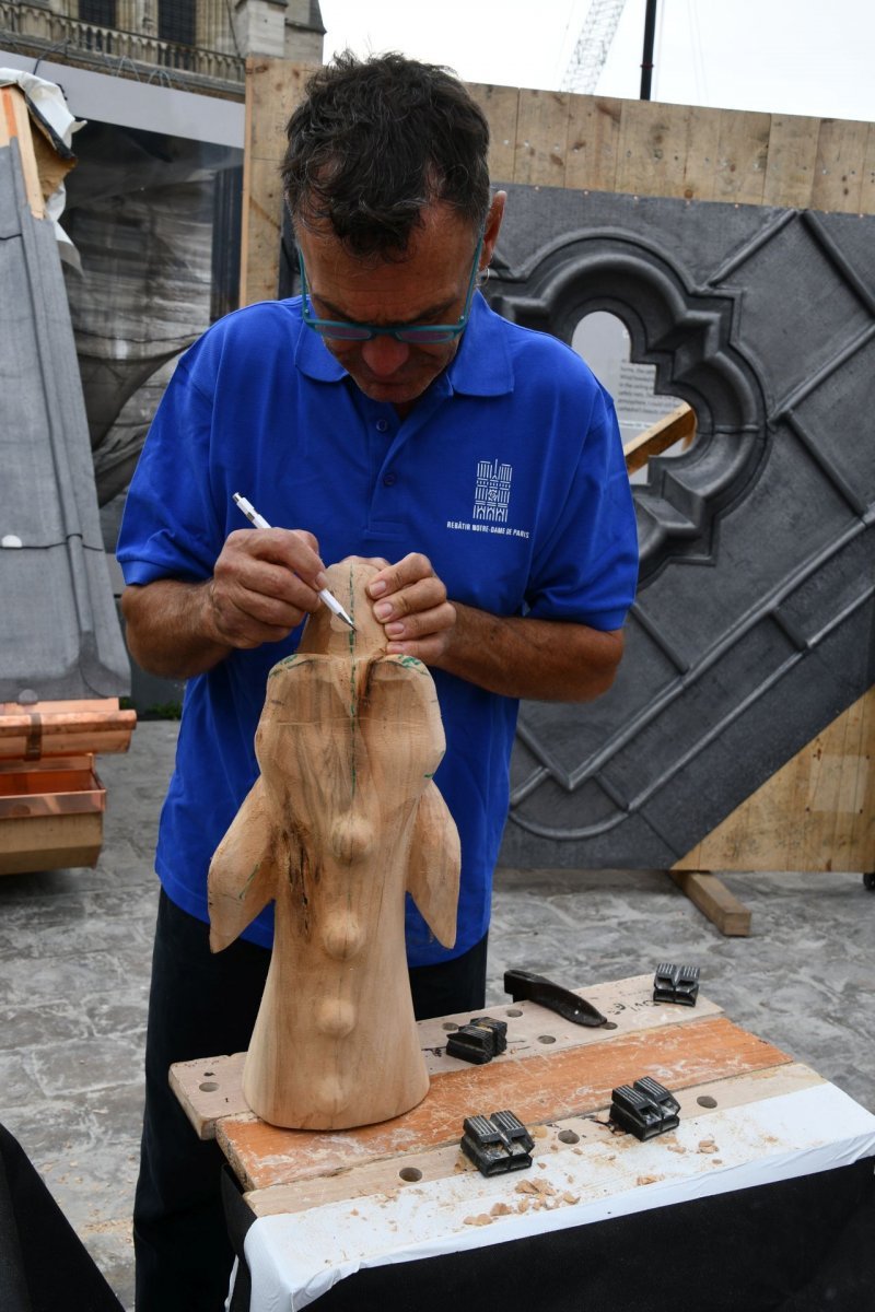 Village du chantier sur le parvis de la cathédrale Notre-Dame de Paris 2023. © Michel Pourny.