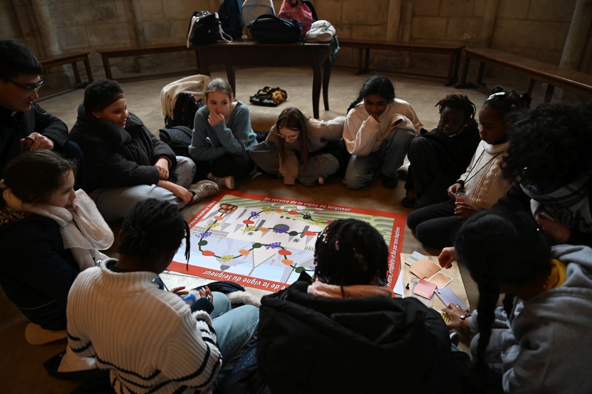 Rassemblement des jeunes au service de la liturgie 2024. © Marie-Christine Bertin / Diocèse de Paris.