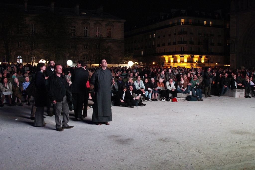 Le Parvis des Gentils le 25 mars 2011 à Notre-Dame de Paris. Photo Yannick Boschat 