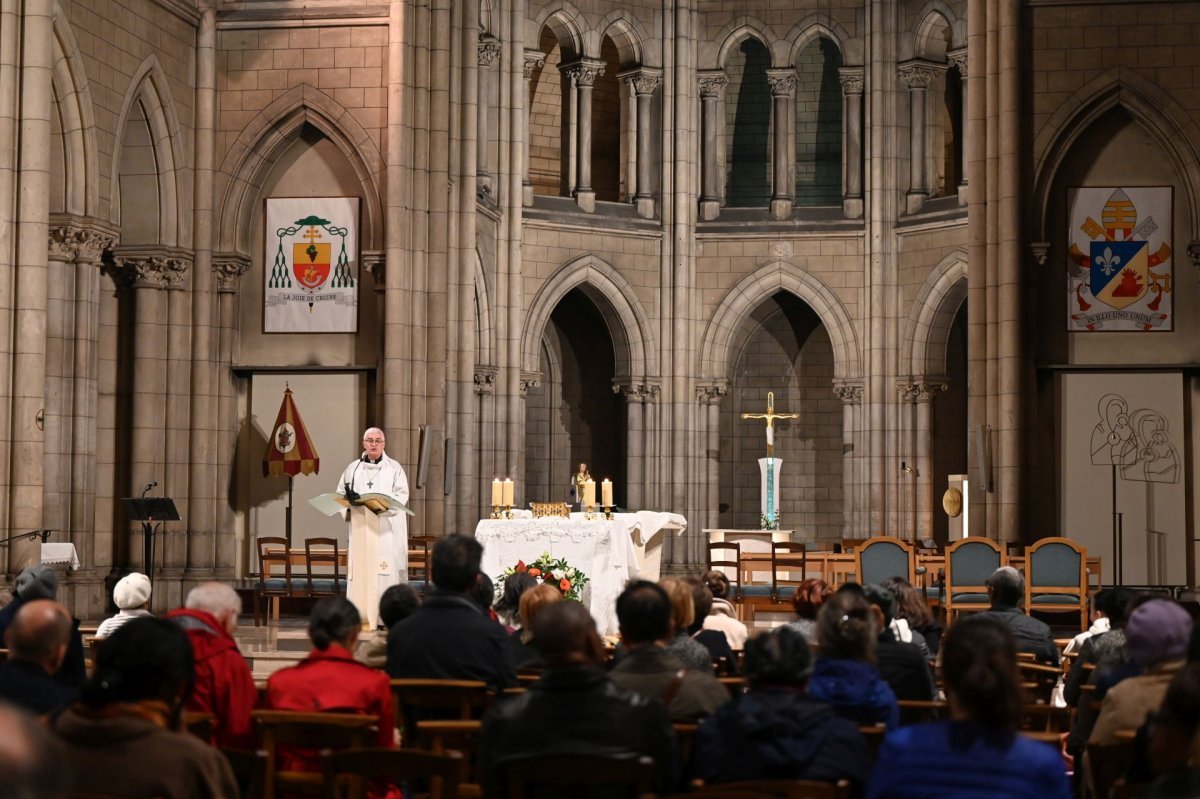 Veillée de l'espérance à la basilique Notre-Dame du Perpétuel Secours. © Marie-Christine Bertin / Diocèse de Paris.