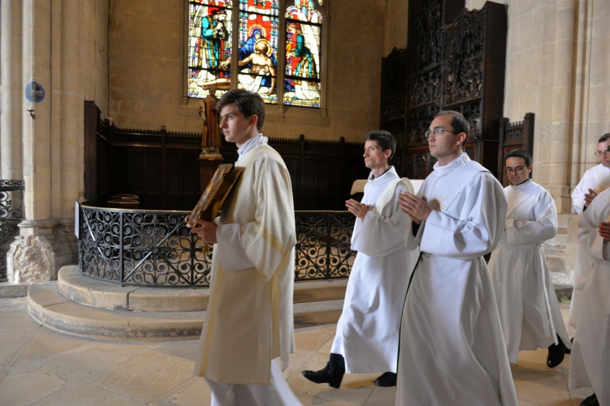 Messe et veillée de prière pour les futurs prêtres. © Marie-Christine Bertin / Diocèse de Paris.