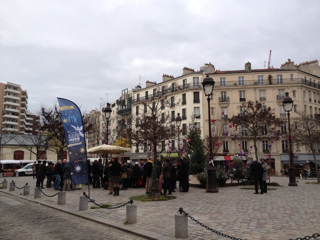 Rencontres autour d'un café à Notre-Dame de la Gare (13e). © Pierre-Louis Lensel / Diocèse de Paris.