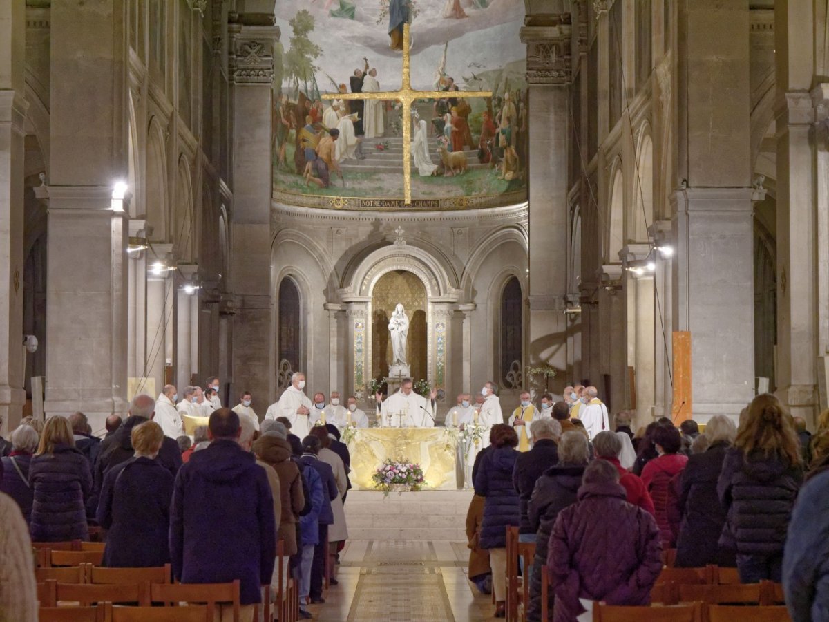 Envoi des baptisés en mission diocésaine. © Yannick Boschat / Diocèse de Paris.