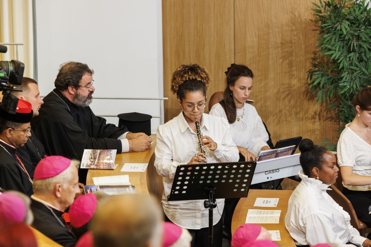 Rencontre du pape Léon XIV avec les membres de l'Assemblée synodale (…). © F. Albert / ICP.