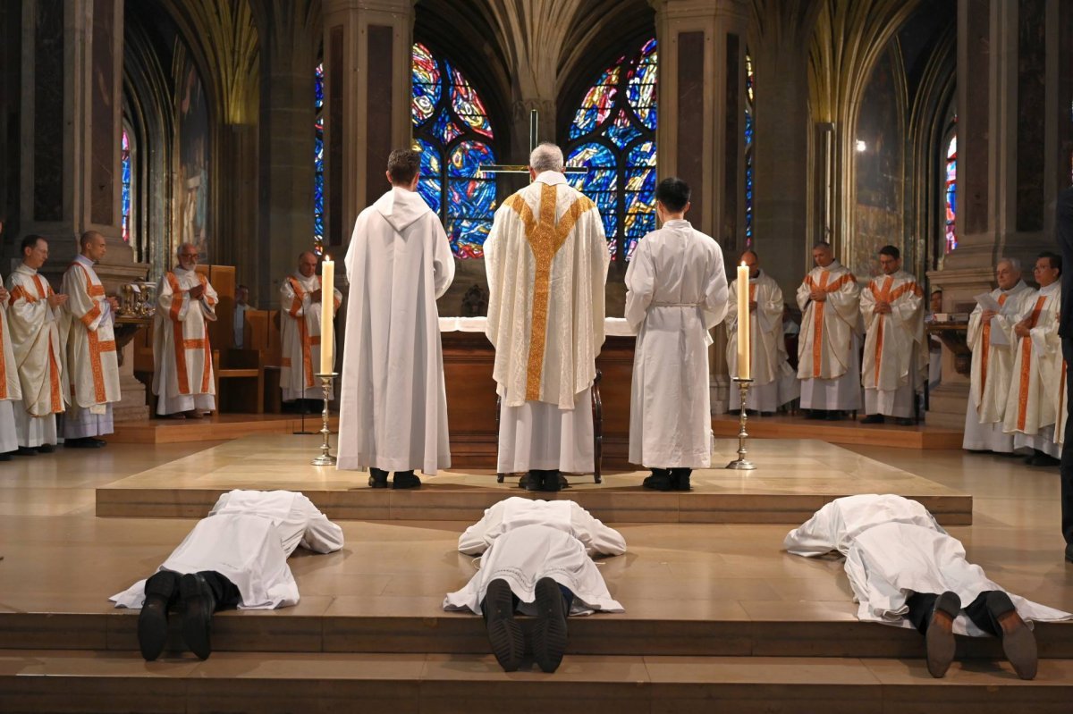 Ordinations diaconales en vue du sacerdoce à Saint-Séverin (5e). © Marie-Christine Bertin / Diocèse de Paris.