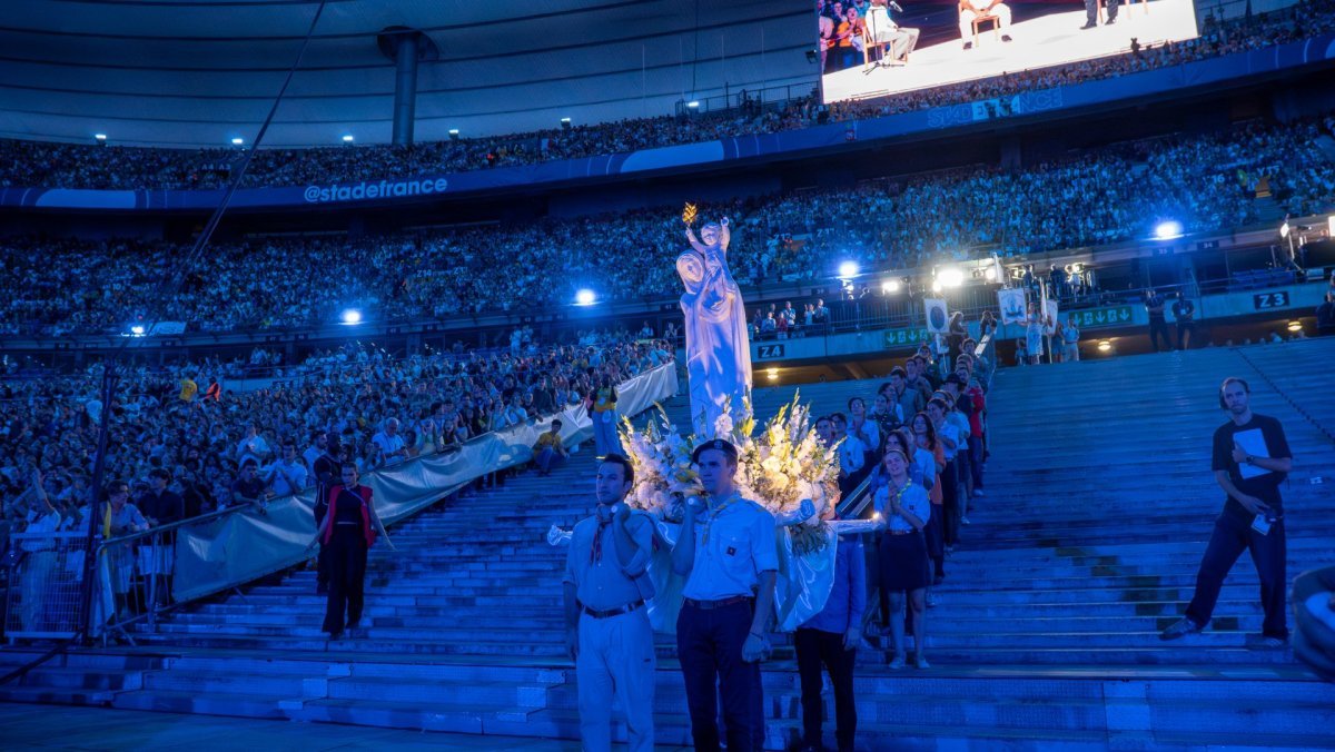 Veillée de prière avec les jeunes et le pape Léon XIV : Spectacle. © Marvin Prevost / Diocèse de Paris.