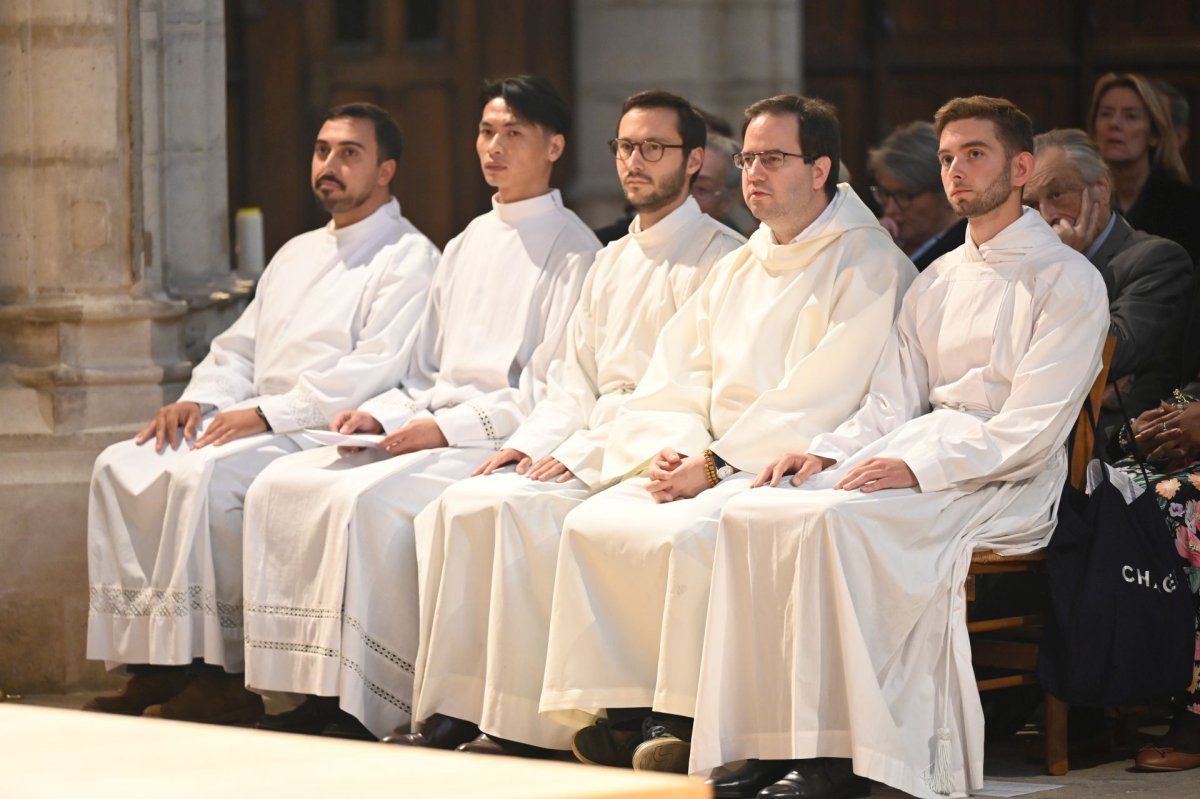 Messe de rentrée du Séminaire avec rite d'admission des candidats au (…). © Marie-Christine Bertin / Diocèse de Paris.