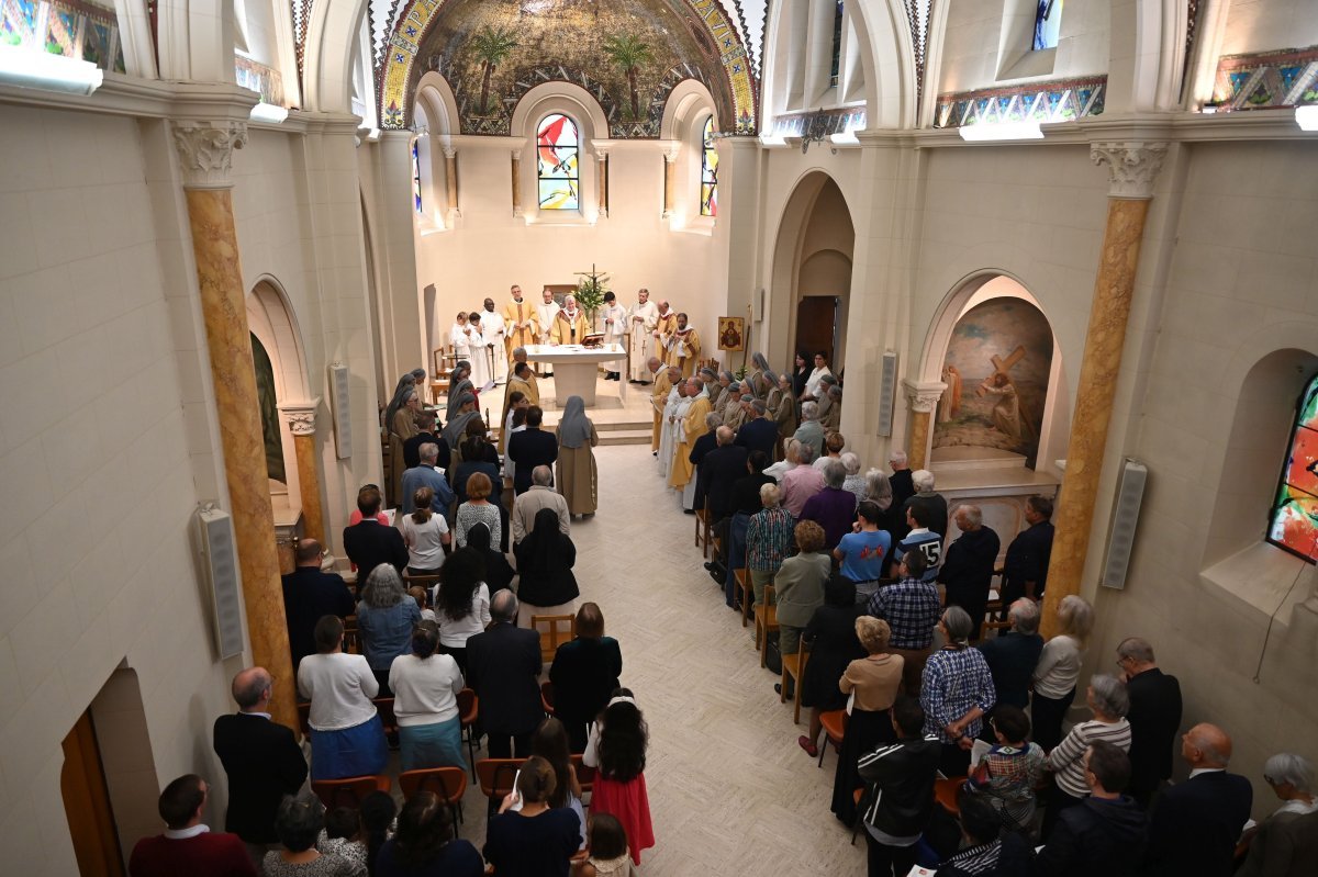 130e anniversaire de la fondation des Soeurs Franciscaines Réparatrices de (…). © Marie-Christine Bertin / Diocèse de Paris.