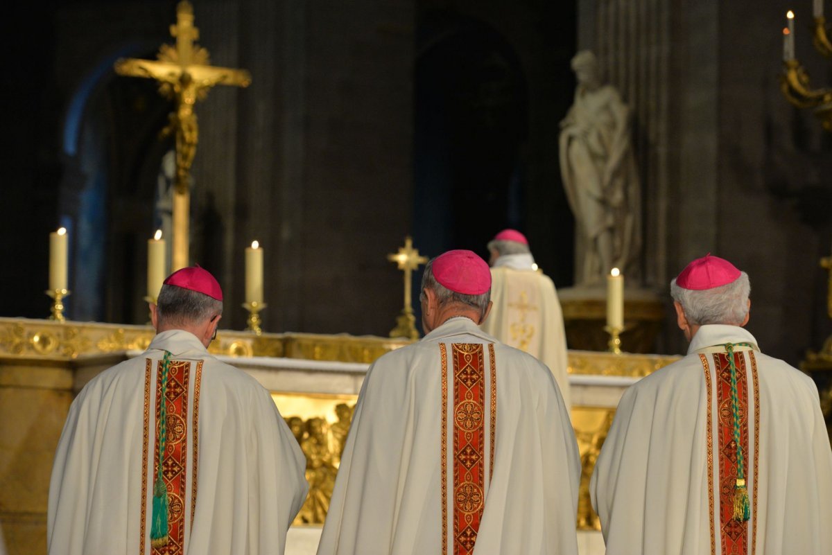 Messe chrismale 2022. Invocation à l'Esprit Saint. © Marie-Christine Bertin / Diocèse de Paris.