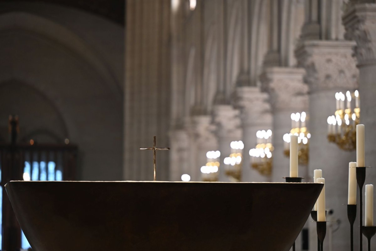 Messe de consécration de l'autel de Notre-Dame de Paris. © Marie-Christine Bertin / Diocèse de Paris.