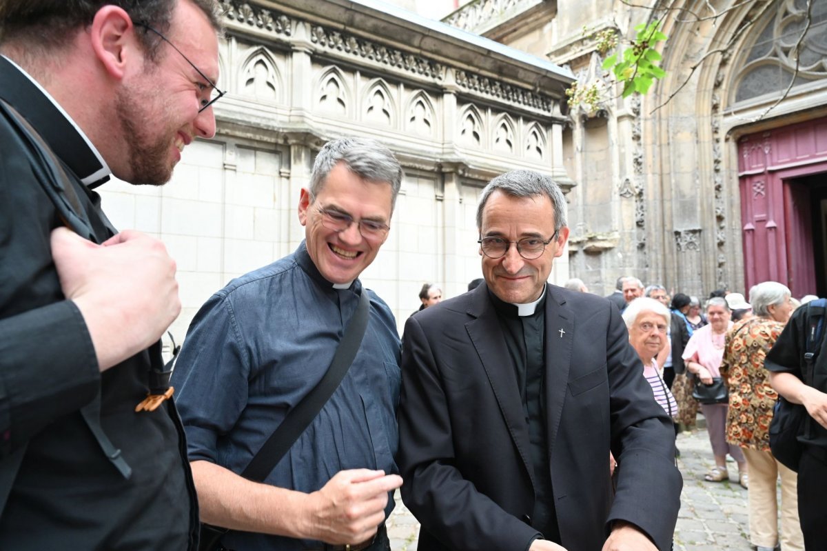 Messe d'action de grâce pour le ministère de Mgr Olivier de Cagny à Paris. © Marie-Christine Bertin / Diocèse de Paris.