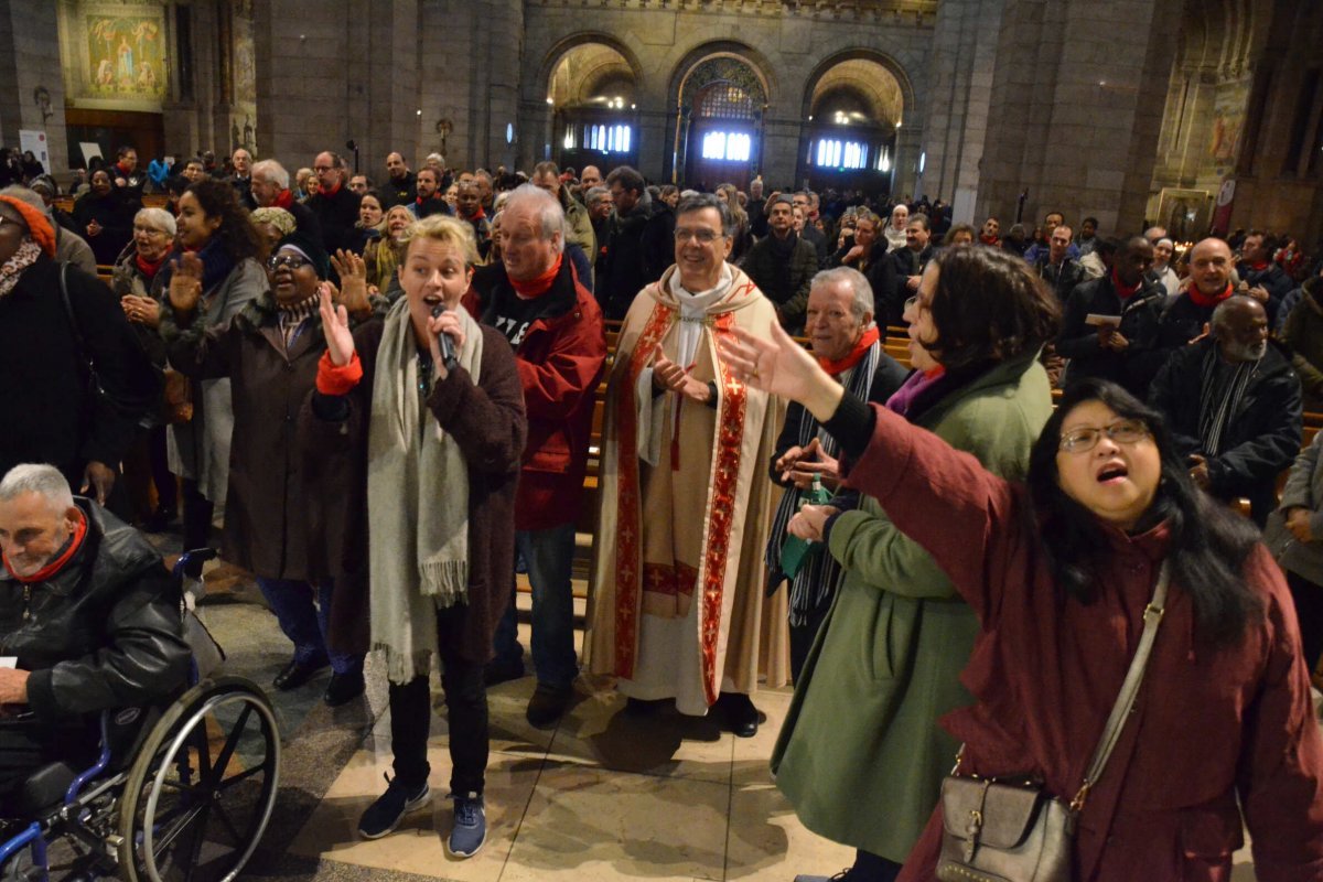 Montée des marches du Sacré-Cœur à l'occasion de la Journée Mondiale (…). © Michel Pourny / Diocèse de Paris.