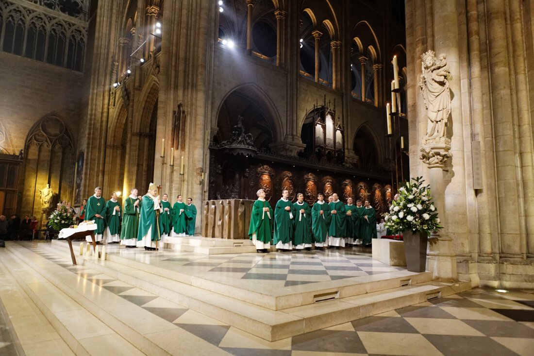 La messe s'est terminée avec une prière à Marie. © Yannick Boschat / Diocèse de Paris.