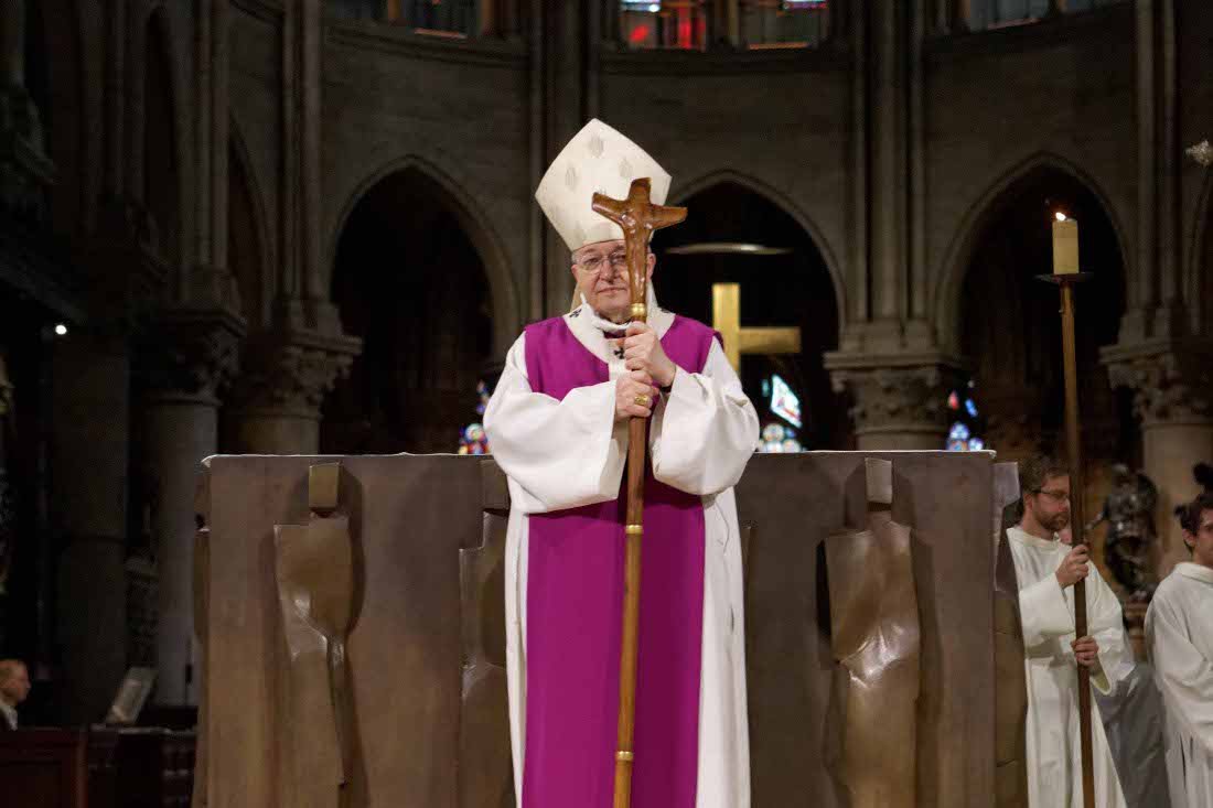 Bénédiction finale par le cardinal André Vingt-Trois. © Yannick Boschat / Diocèse de Paris.