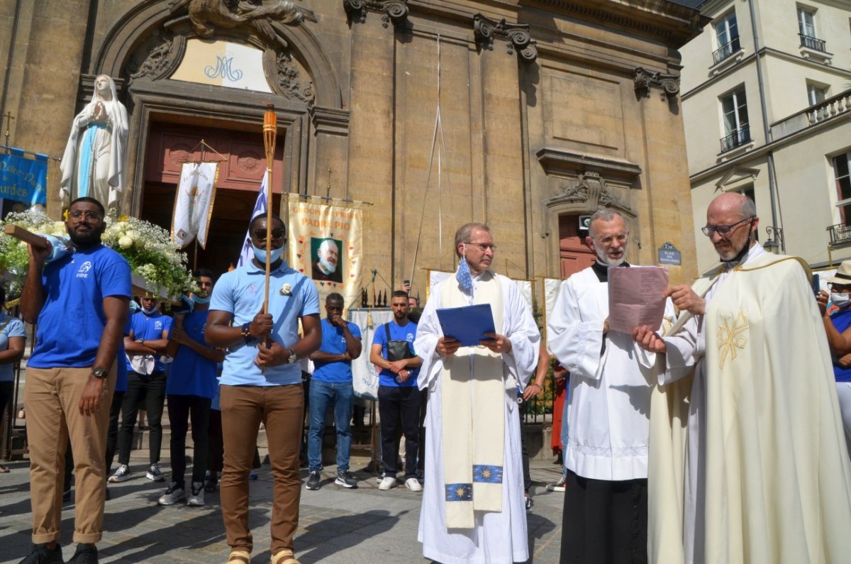 Fête de l'Assomption de la Vierge Marie : procession dans Paris. © Michel Pourny / Diocèse de Paris.