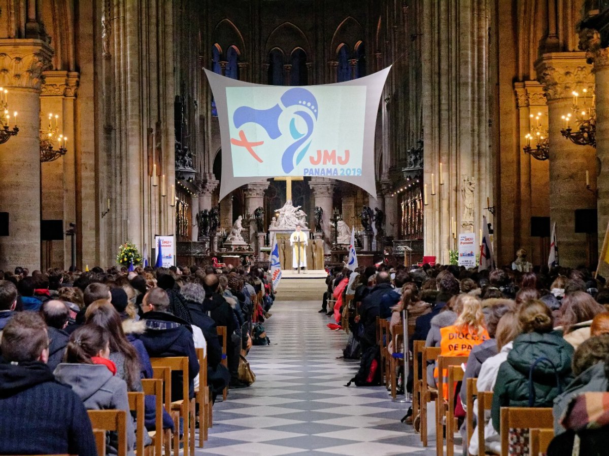 Procession Mariale, envoi à Notre-Dame de Paris. © Yannick Boschat / Diocèse de Paris.