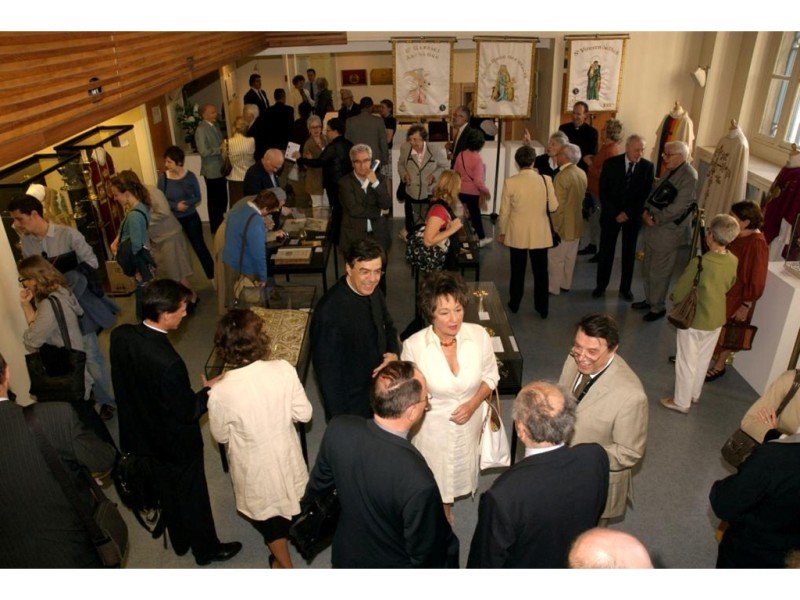 Juin 2010 : Exposition d'objets liturgiques à la mairie du 5e (…). pour la clôture de l'Année sacerdotale. 