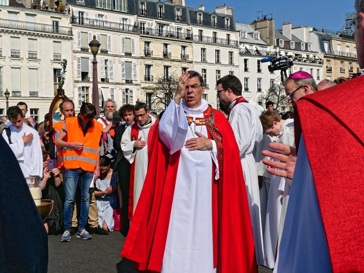 Chemin de croix de Notre-Dame de Paris. © Dominique Boschat / Diocèse de Paris.