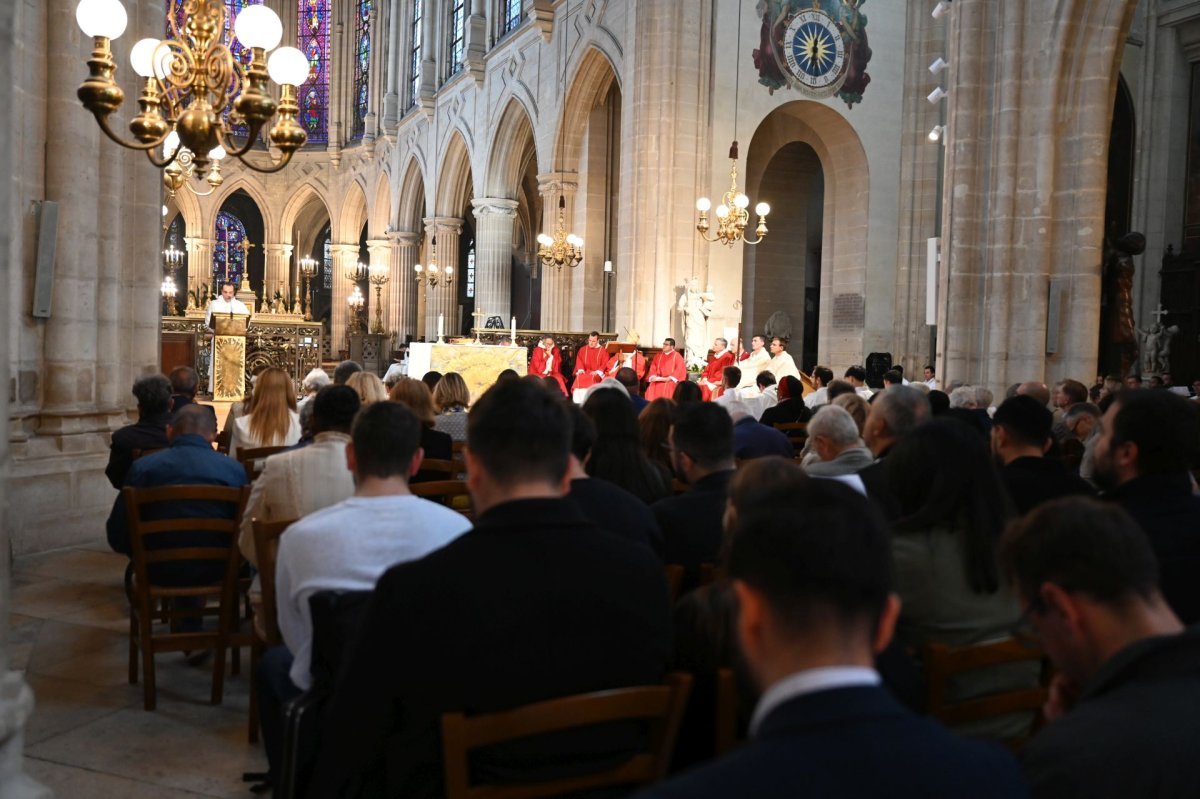 Messe de rentrée du Séminaire avec rite d'admission des candidats au (…). © Marie-Christine Bertin / Diocèse de Paris.