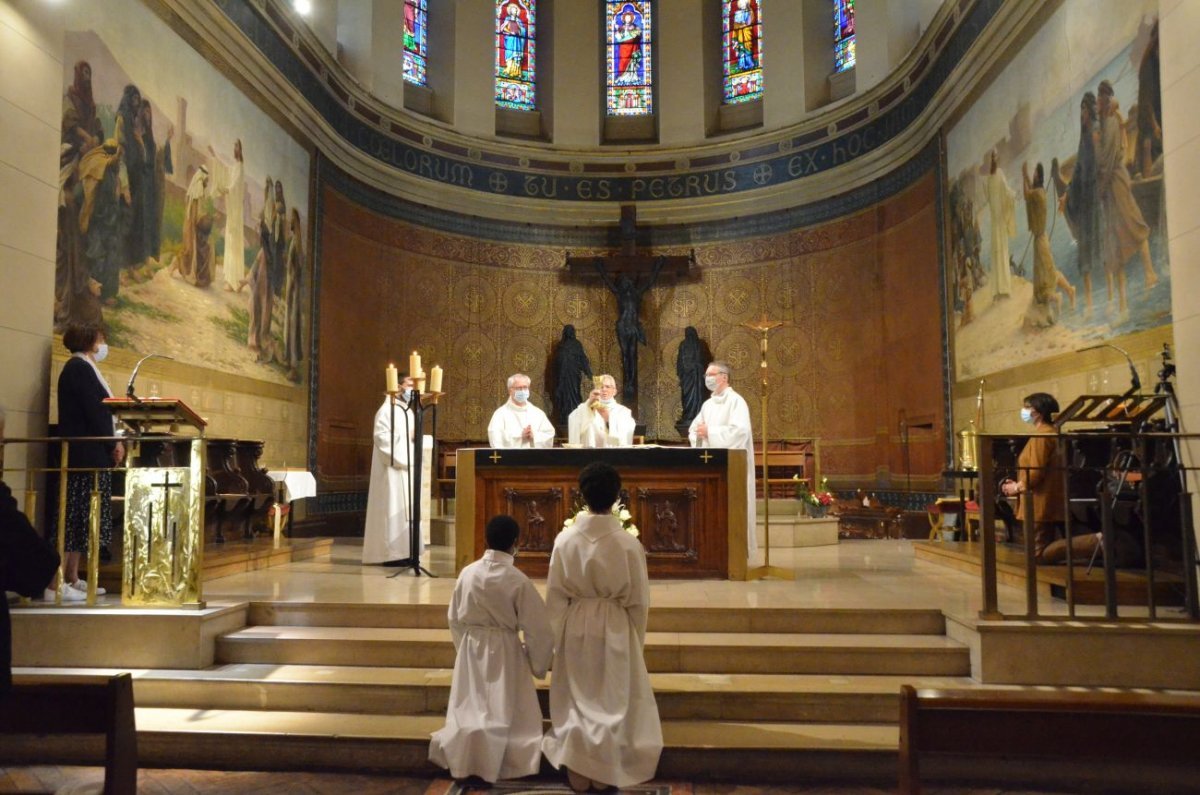 Messe à la mémoire de Mgr Surat. © Michel Pourny / Diocèse de Paris.