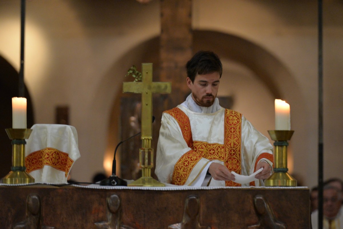 Ordinations d'Henri Beaussant, Philippe Cazala et Pierre-Henri Debray à (…). © Marie-Christine Bertin.