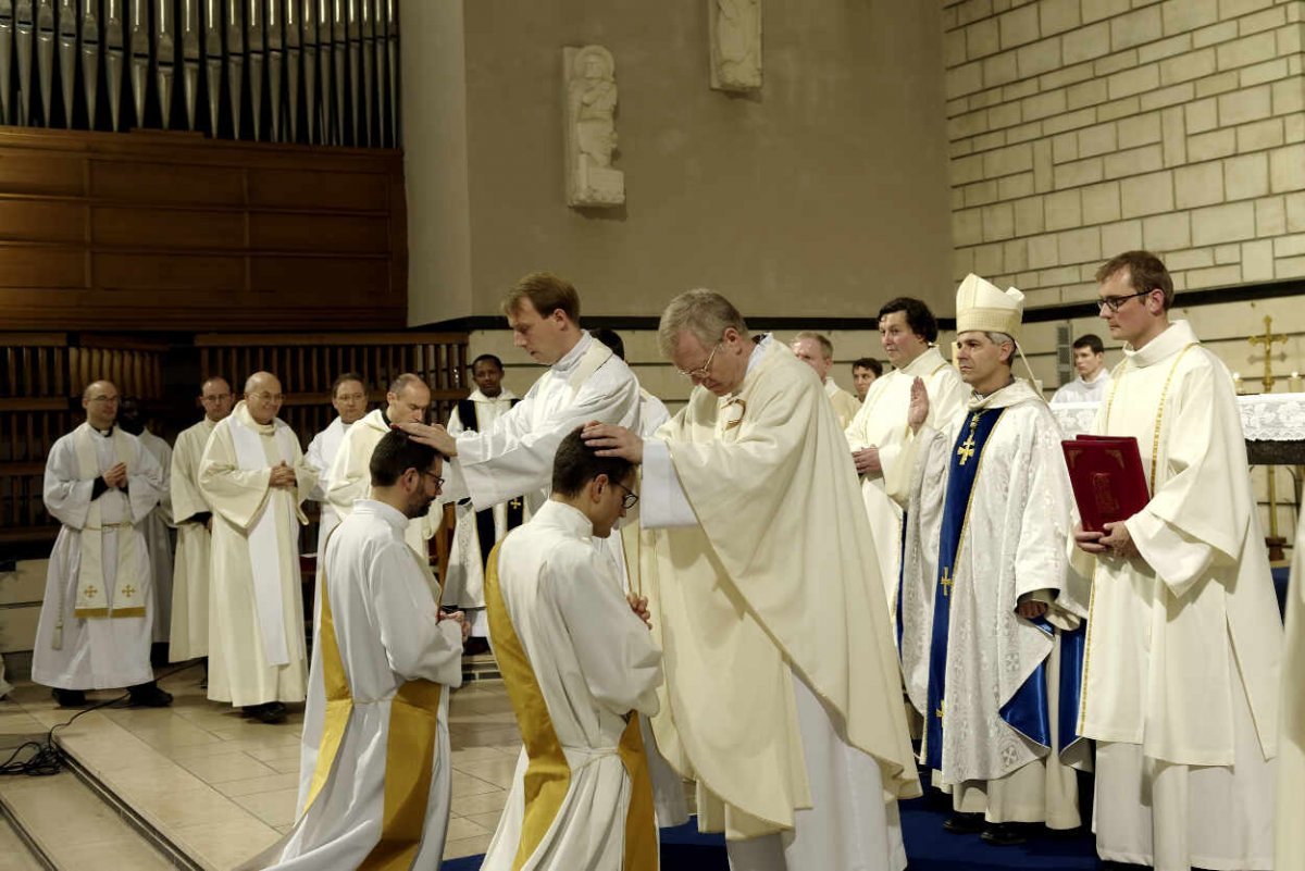 Ordinations pour la Compagnie de Jésus. © Trung Hieu Do / Diocèse de Paris.