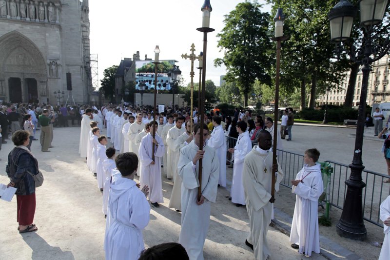 Ordinations sacerdotales 2012 à Notre-Dame de Paris. © Yannick Boschat / Diocèse de Paris.