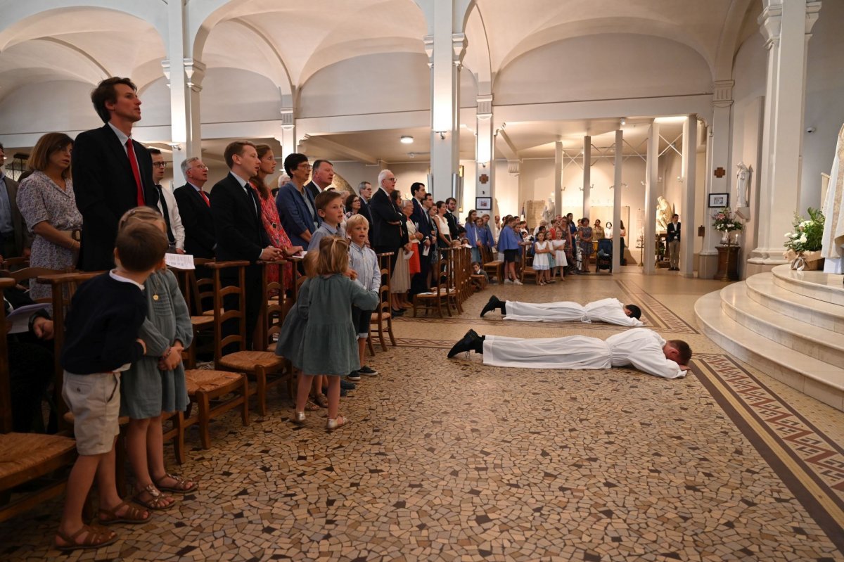 Ordinations diaconales en vue du sacerdoce à Saint-Jean-Baptiste de La Salle (…). © Marie-Christine Bertin / Diocèse de Paris.