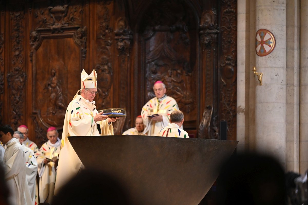 Messe de consécration de l'autel de Notre-Dame de Paris. © Marie-Christine Bertin / Diocèse de Paris.