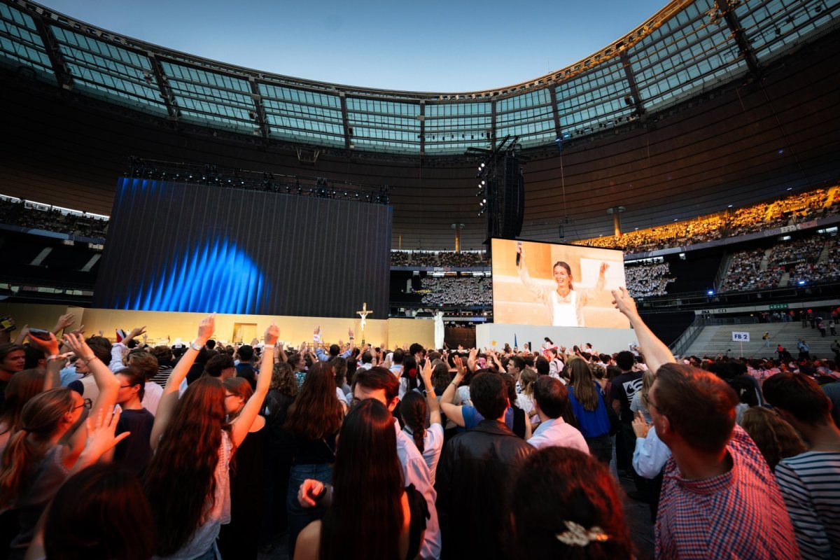Veillée de prière avec les jeunes et le pape Léon XIV : Spectacle. © Dylan Guidez / Diocèse de Paris.