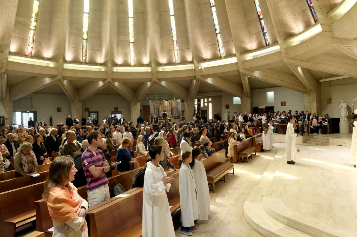 Messe à Notre-Dame de la Salette 2025. © Trung Hieu Do / Diocèse de Paris.