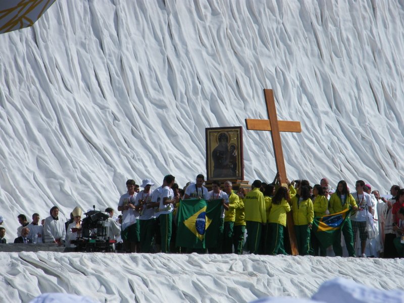 Benoît XVI donne rendez-vous aux jeunes pour les prochaines JMJ à Rio en 2013.. © Diocèse de Paris 