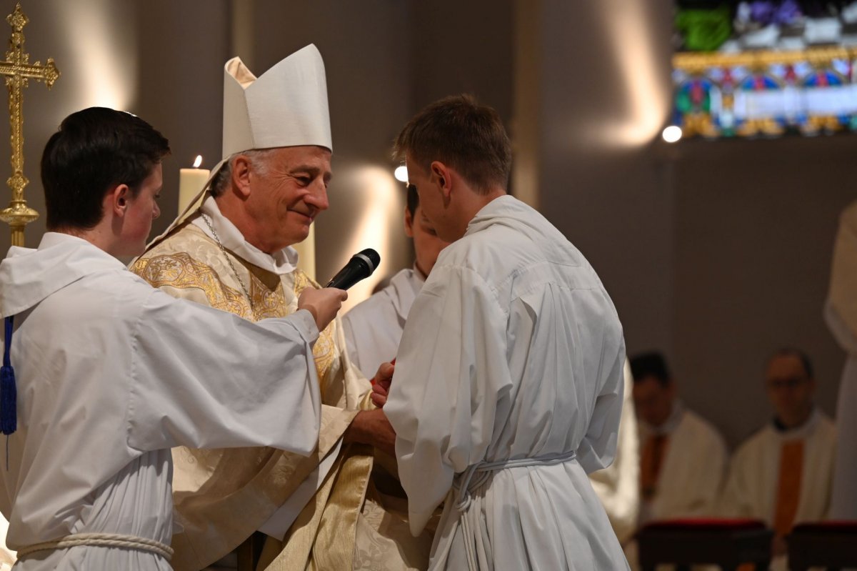 Ordinations diaconales en vue du sacerdoce à Saint-Jean-Baptiste de La Salle (…). © Marie-Christine Bertin / Diocèse de Paris.