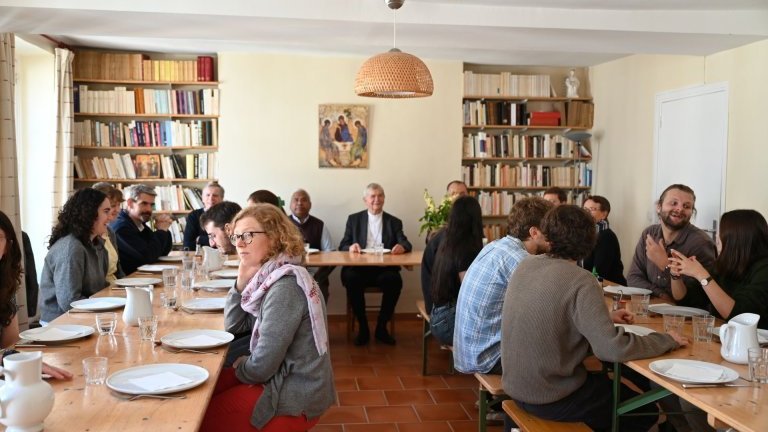 Rencontre avec l'équipe de préparation de la Rencontre européenne de (…). (c) Marie-Christine Bertin / Diocèse de Paris.