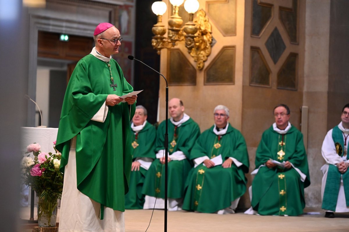 Messe d'action de grâce pour le ministère de Mgr Thibault Verny à Paris. © Marie-Christine Bertin / Diocèse de Paris.