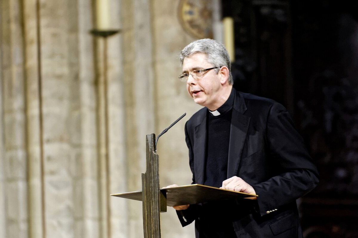 Père Denis Dupont-Fauville. © Trung Hieu Do / Diocèse de Paris.