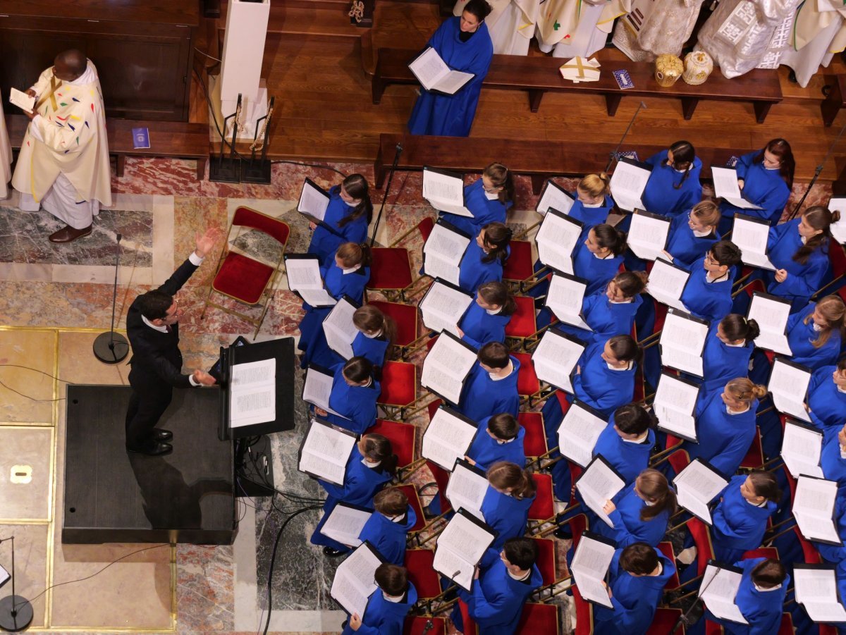 Messe de consécration de l'autel de Notre-Dame de Paris. © Yannick Boschat / Diocèse de Paris.