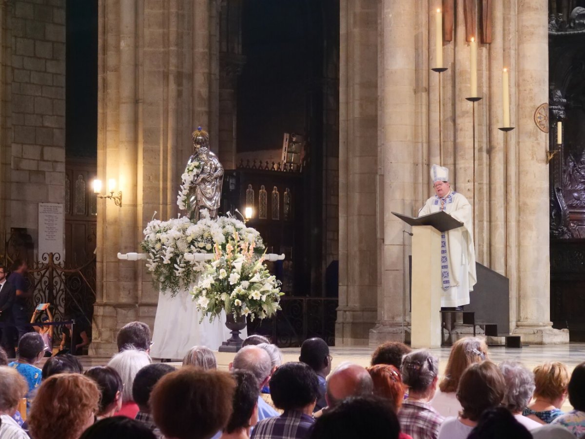 Messe anticipée de l'Assomption. © Yannick Boschat / Diocèse de Paris.