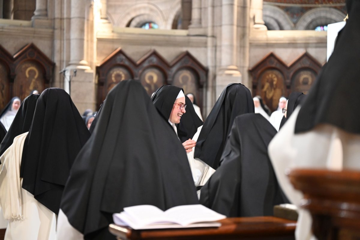 Vœux perpétuels de Sœurs Bénédictines de Montmartre. © Marie-Christine Bertin / Diocèse de Paris.