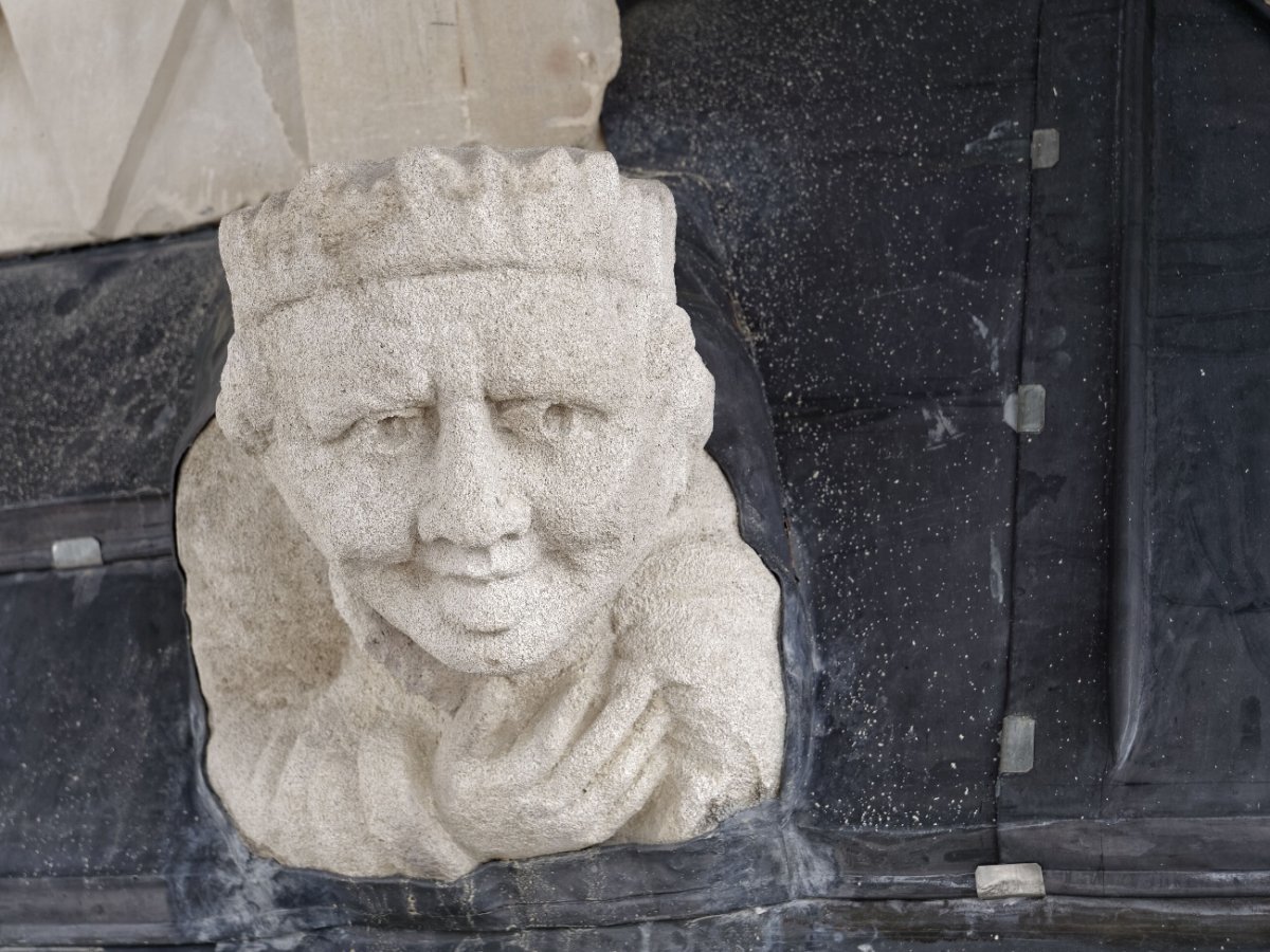 Repose de la croix restaurée à Saint-Joseph des Nations. © Yannick Boschat / Diocèse de Paris.