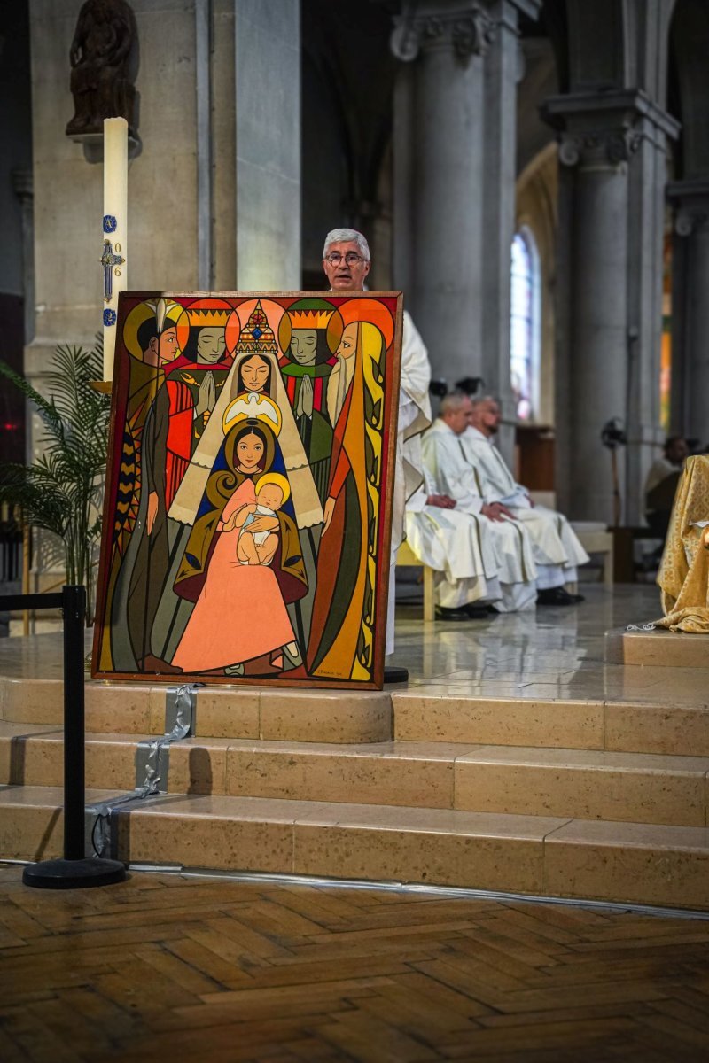 Procession de la Saint-Yves avec la mission bretonne et les juristes 2026. © Hanae Nejjari / Diocèse de Paris.