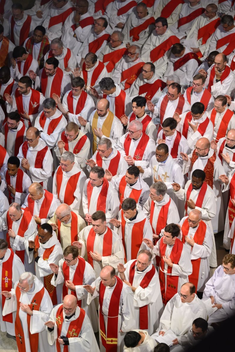 Ordinations sacerdotales 2025. © Jean-Baptiste Delerue / Diocèse de Paris.