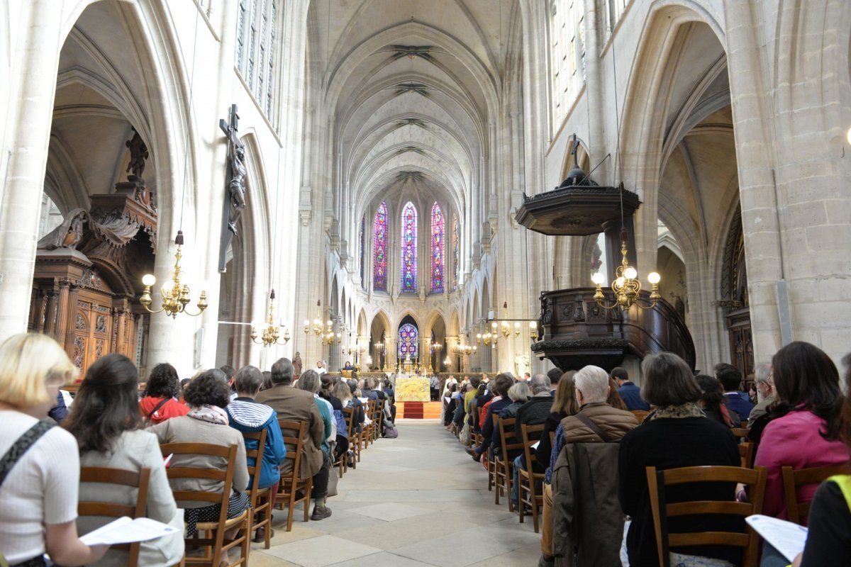 Consécration dans l'Ordre des Vierges 2023. © Marie-Christine Bertin / Diocèse de Paris.