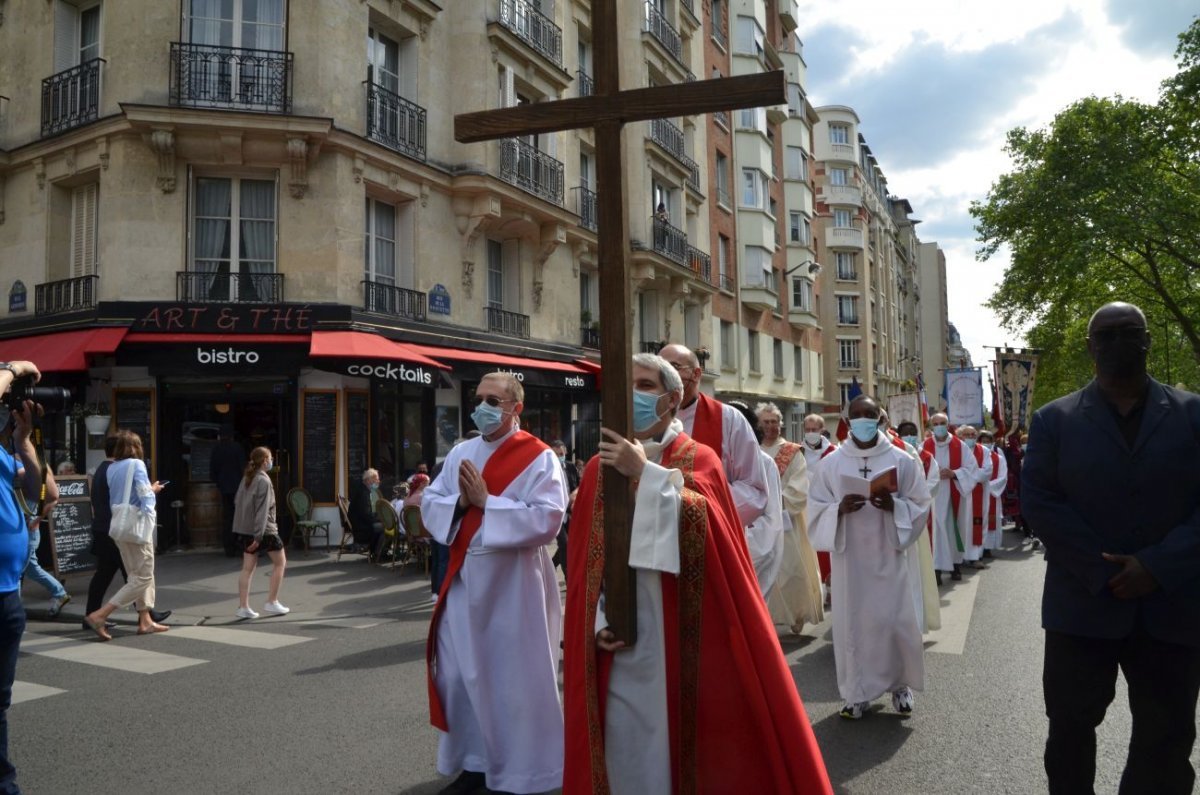 Marche des martyrs. © Michel Pourny / Diocèse de Paris.